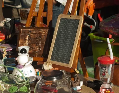 Vide-greniers Retrouvez le vide-greniers sur le parking du centre commercial HYPER U